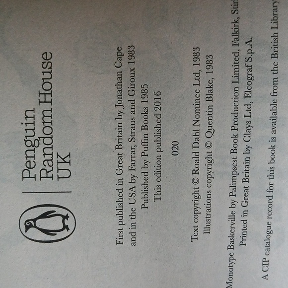 The Witches Publisher: Puffin 2016 Roald Dahl Paperback - Picture 5 of 6